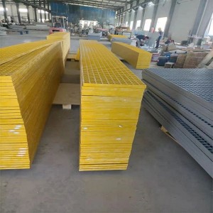 Glasfiber gangbro gitter 25 mm tykkelse konkave overflade