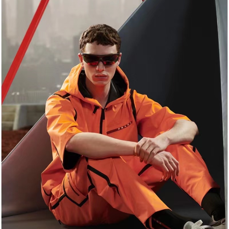 Prada/technology fiber tøj/fluorescerende farveadvarsel/readymade tøj