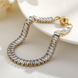 Europa og USA Trend Titanium Steel Square Zircon Ins Wind Hand Ornamenter Rustfrit stål Claw Stone Single Row Diamond Female Magnet Buckle Armbånd