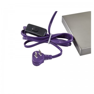 Justerbar opgavelampe på arbejdsstationen i værelser