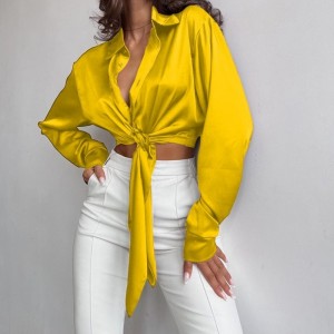 Afslappet silke satin tekstur lapel langærmet top