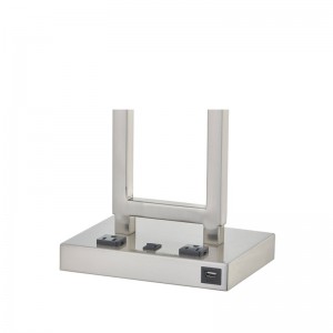 Gatsby skrivebordslampe med børstetnikkelfinish, to forretninger, en på/off rocker switch og en USB -port