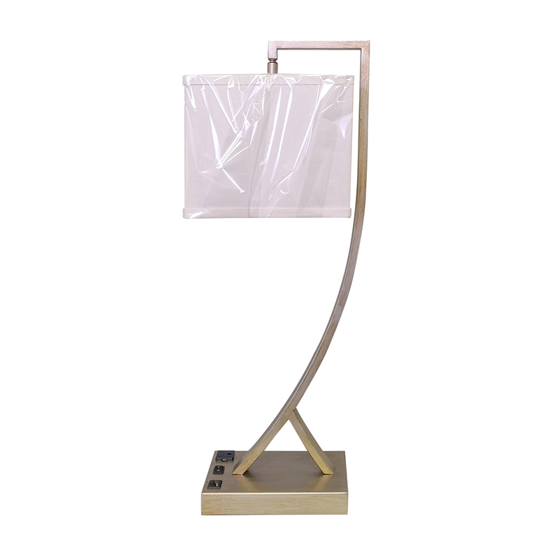 Antik sølv finish skrivebordslampe med en på/off rocker switch, en praktisk afsætningsmarked og en USB -opladningsport i gæsteværelset