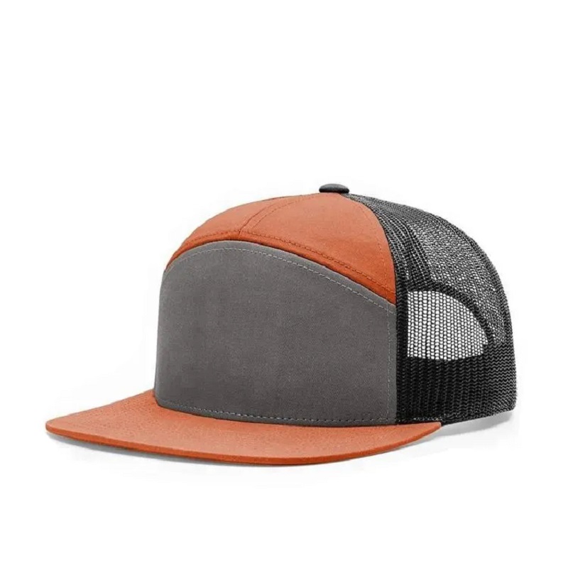 Brugerdefineret almindelig 7 panel mesh trucker hat snapback hatte