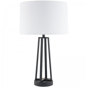 Mørke bronze -nætter og lys med en på/off -rocker -switch, en praktisk afsætningsmarked og en USB -opladningsport på hotellets værelse