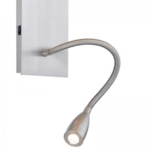 Hospitality Hotel Wall Sconce med børstetnikkel finish og rektangulær stofskygge på hotel typisk værelse