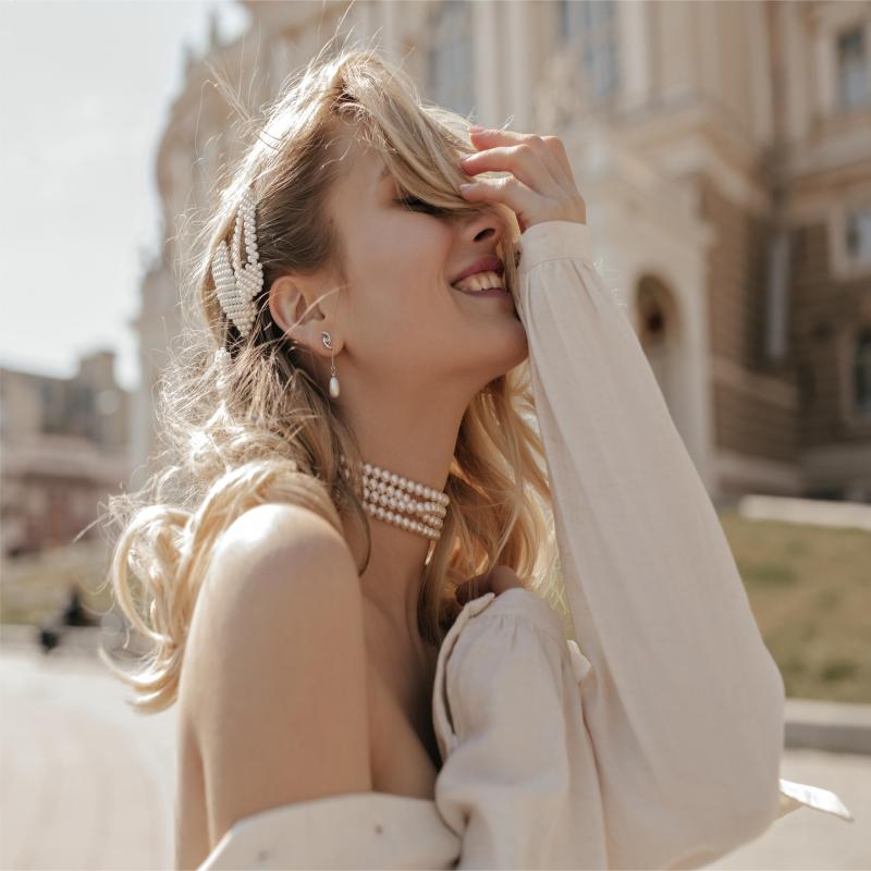 Langsgående kortvarige trækegenskaber af H13-værktøjsstålstangolie slukket fra 1010 ° C (1850 ° F) og fordoblet tempereret til indikeret hårdhed.