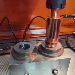 C-akse decharge bearbejdningsformkerne