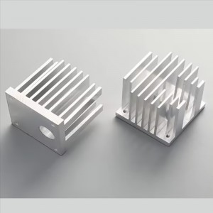 Brugerdefineret CNC-plademetallaserskæring Svejsedele Stempelservice Aluminiumpladestansebearbejdning Fremstilling