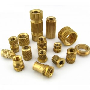 Blindgevindindsatsmøtrik af messing