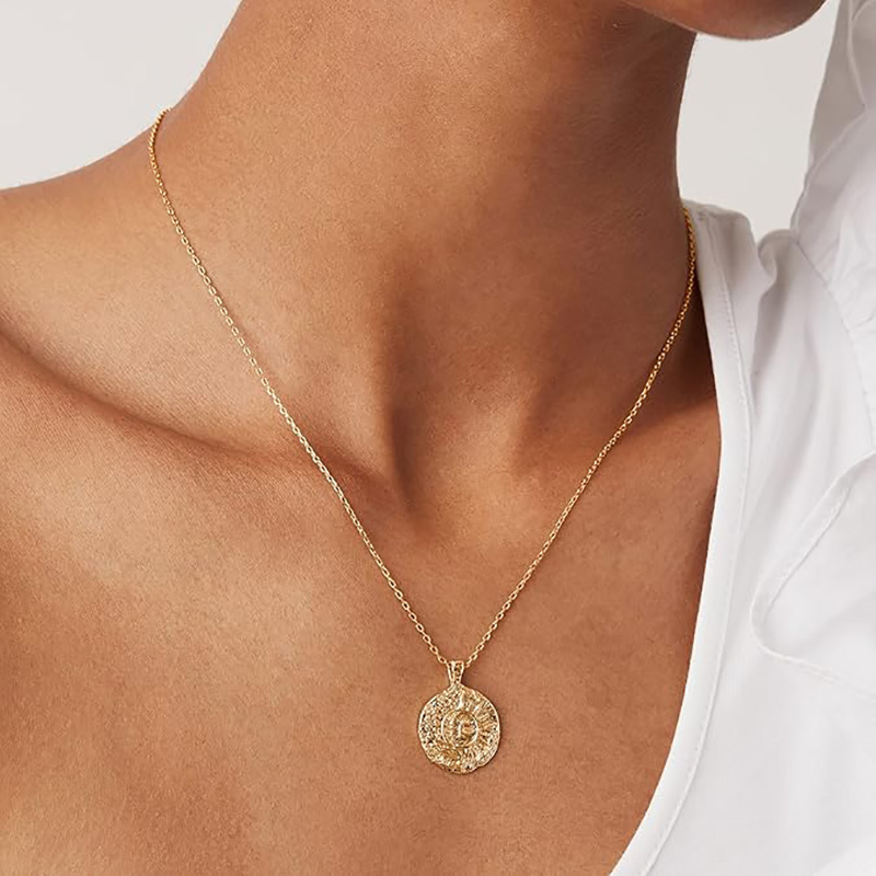 Eternal Sunburst Radiance Pendant halskæde Et symbol på tidløs energi og elegance
