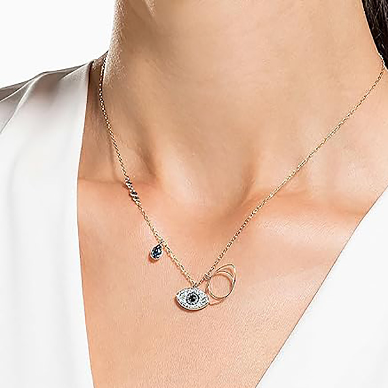 Radiant Guardian Evil Eye Pendant halskæde med blå zirkon accenter et symbol på elegance, beskyttelse og tidløs stil