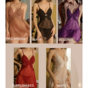 Sexet lingeri. En se - gennem, lokkende glidekjole med en ren - endnu - forførende stil, med mesh og blonder splejsning, bygget - i bh -puder og en åben - Back Halter Design899 Pris:$99.99