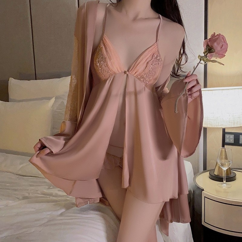 Satin dyb v-Hals forførende og uskyldig - Style Slip Nightkown med delt design, blonder og mesh -stof splejsning, parret med en kjortel, loungewear 2661 pris:$199.99