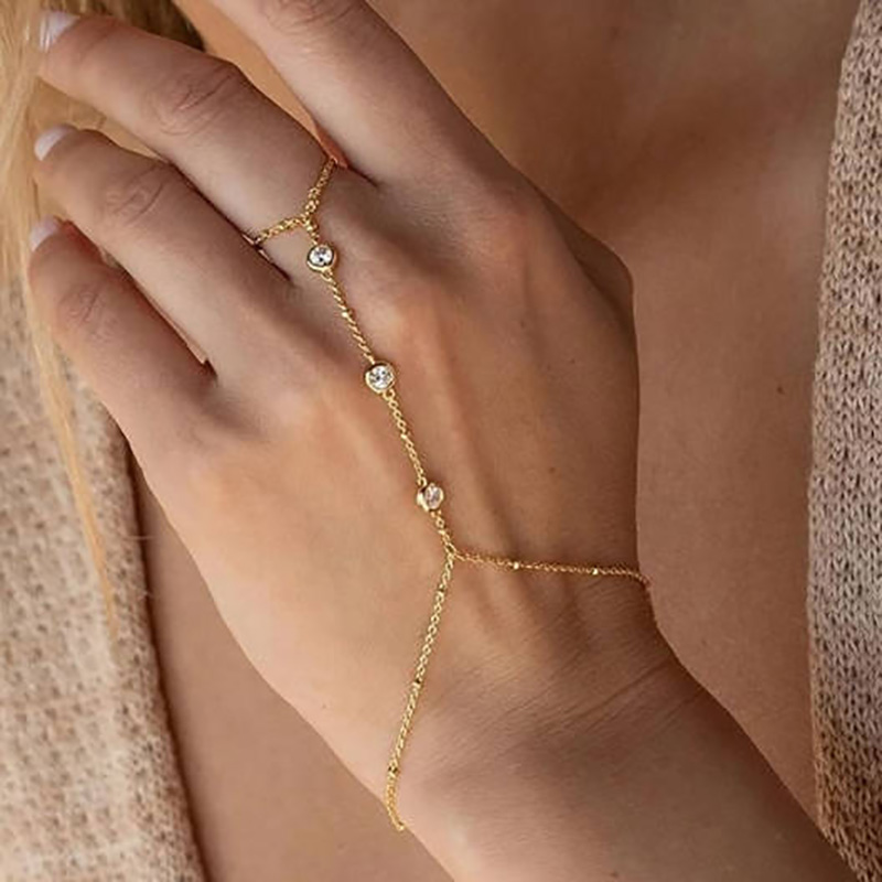 Elegant guld-Belagt håndkæde med klare kubiske zirconia -sten til bryllupper, fester og specielle lejligheder