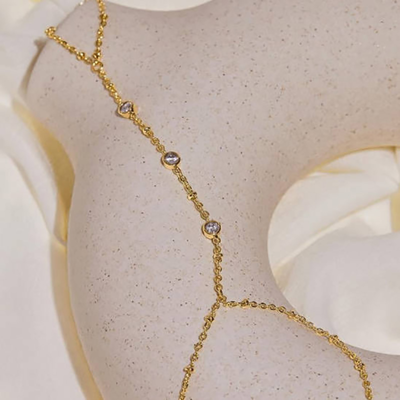 Elegant guld-Belagt håndkæde med klare kubiske zirconia -sten til bryllupper, fester og specielle lejligheder