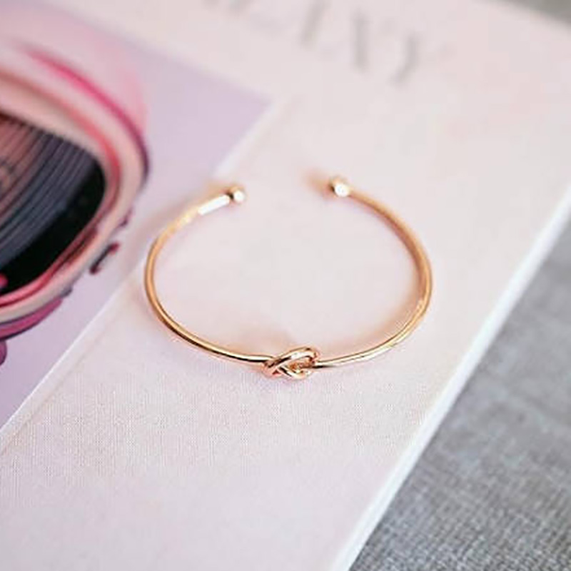 4K guldbelagt for evigt kærlighed knude uendelighed bangle armbånd til kvinder justerbar guld bangle armbånd til kvinder elegant guld-Belagt åben manchetarmbånd med knude design - moderne minimalistiske smykker til daglig slid og specielle lejligheder
