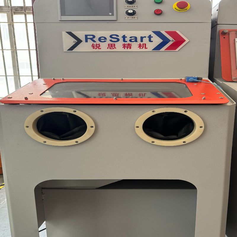 Udstyr til polering og afgratning med slibende flow