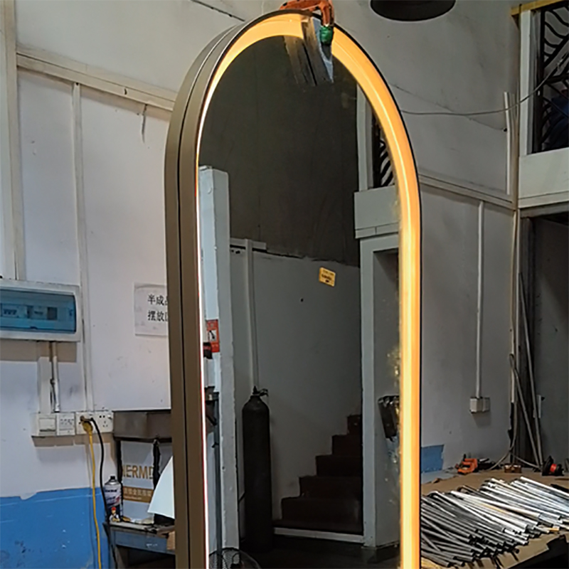 Zotye Rustfrit stål Integreret lampe og tilpasselig elektroplettet rustfrit stål smart spejl